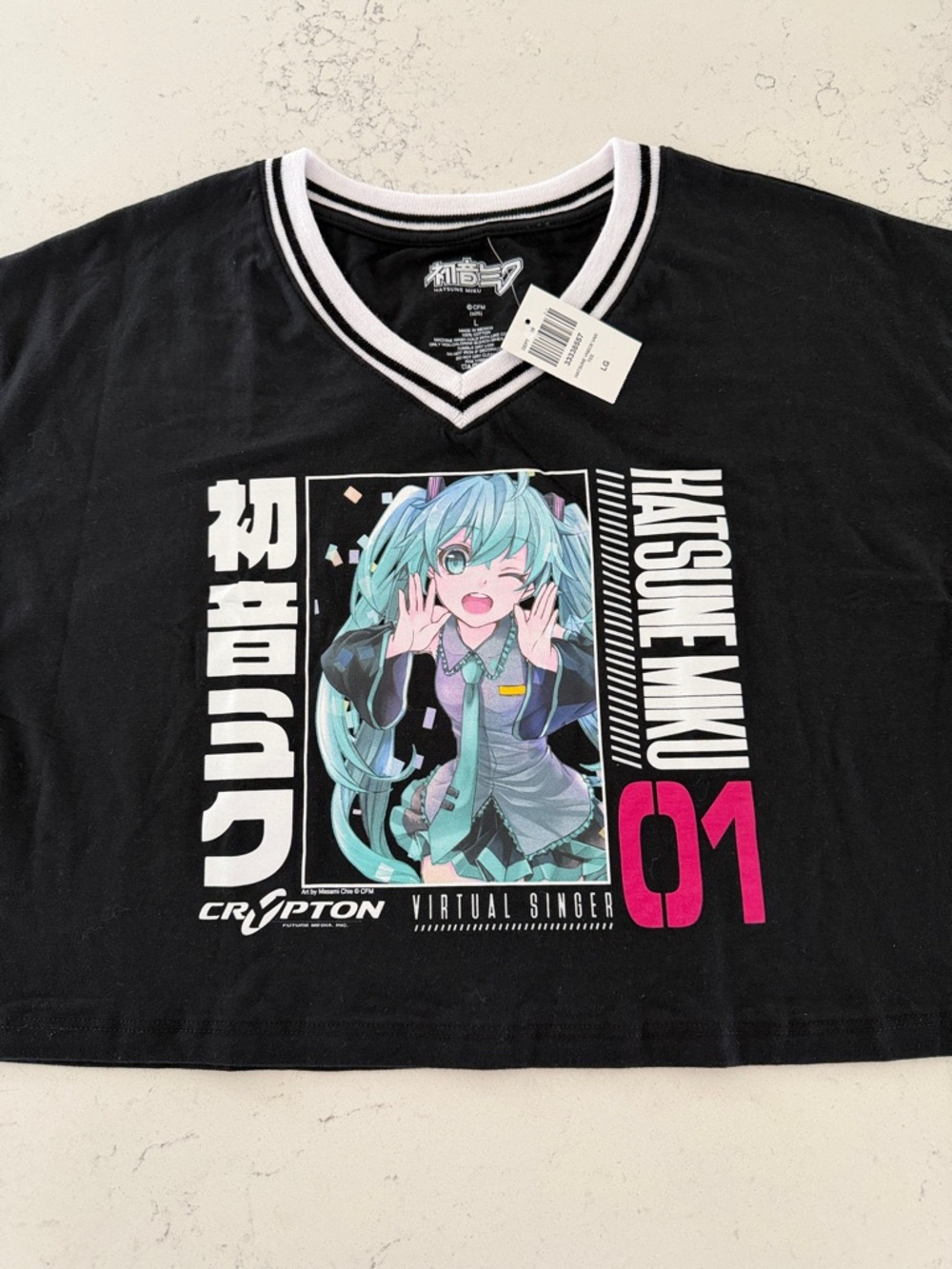 Hatsune Miku Black Graphic women’s/girls T-shirt V-neck